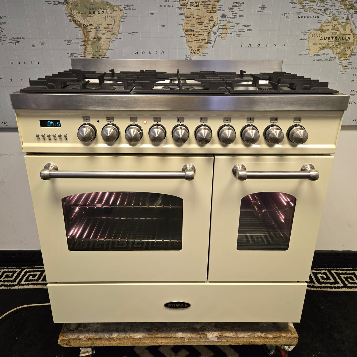Ilve Britannia Dual Fuel Range Cooker in Cream 90cm