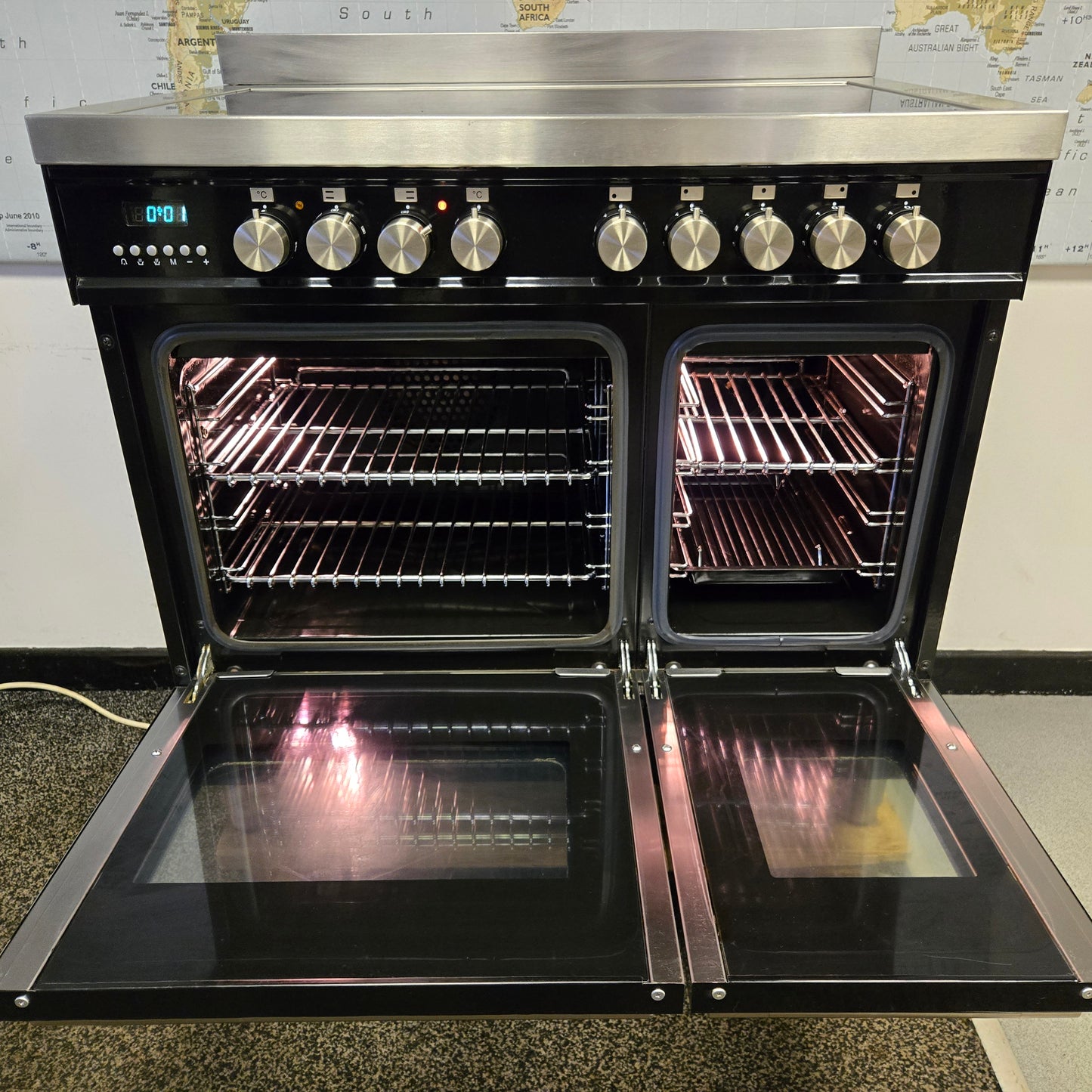 Britannia Delphi Induction Range Cooker in Black 90cm