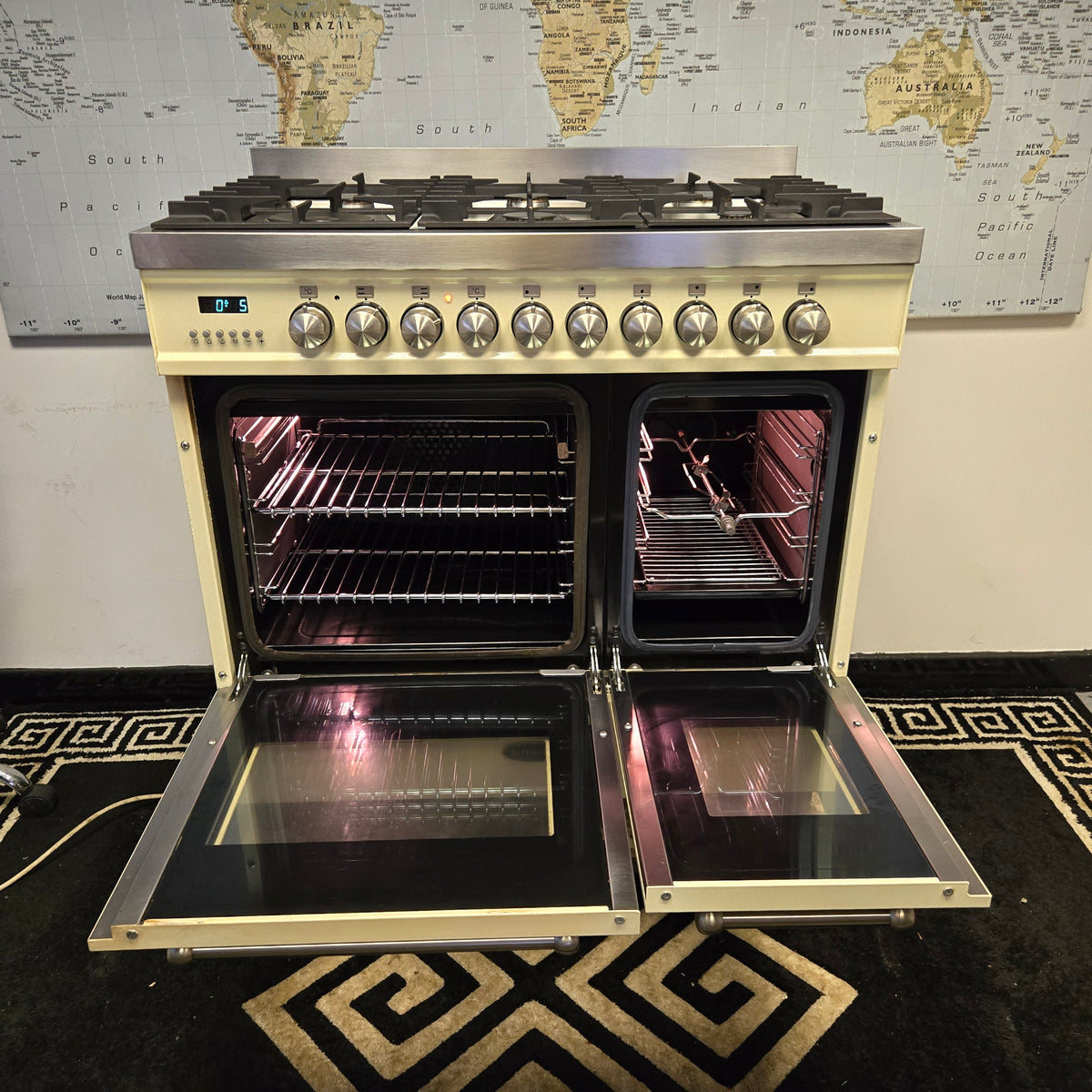 Ilve Britannia Dual Fuel Range Cooker in Cream 90cm